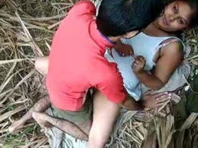 Indian village bhabhi gets fucked in the jungle