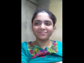 Indian GF Usha's nude selfie videos for fans