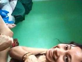 Indian wife from Surat, Bhavnagar gives oral pleasure to a large penis