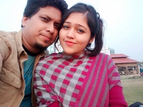 Desi wife Kiran gets fucked by her husband's friend in a steamy video