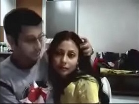 Dirty Hindi talk and hindi blue film in this xvideos porn video
