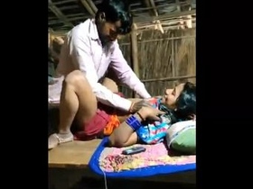Village bhabhi gets fucked and cums hard