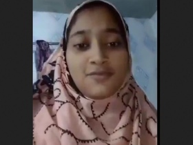 Bhabi flaunts her curvy butt in new video update