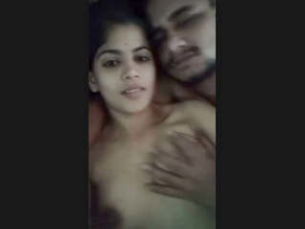 Indian sweethearts bare it all for passionate lovemaking