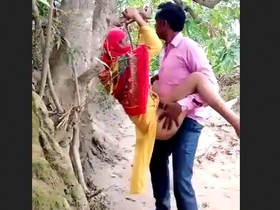Satisfying outdoor sex adventure with hilarious twist
