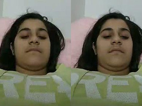 Indian beauty Vanshika reveals her assets in a steamy live show