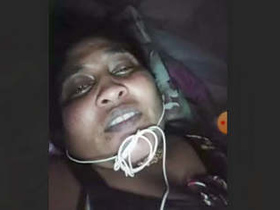 Indian mature woman performs on video chat