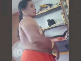 Indian aunt's nude photos exposed