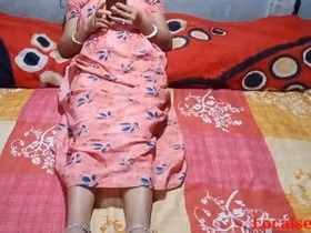 Rustic Indian bhabhi has phone sex in village