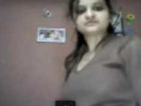 Desi couple turns off audio for steamy video