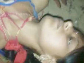 Desi bhabi gets paid for outdoor sex in the village