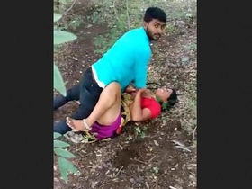 Desi couple enjoys outdoor sex in public place