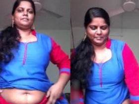 Busty Indian bhabhi flaunts her big boobs and pussy for lover