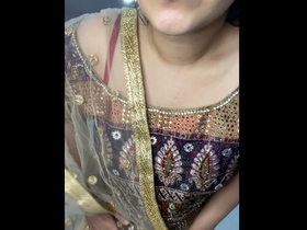 Petite desi girl with a cute smile and sexy fg
