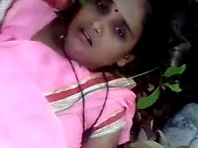 Gorgeous bhabhi gets intimate with her partner