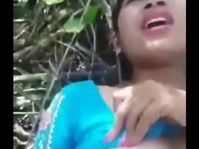 Amateur Indian couple has sex in the forest