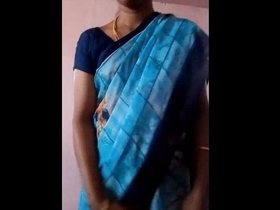 Aunty's nude striptease in a saree