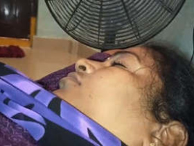 Mature Desi bhabhi in nude video