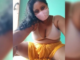 Lustful bhabi with big boobs gets naughty in live video