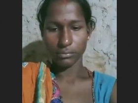 Village Bhabhi gets her ass and pussy fingered