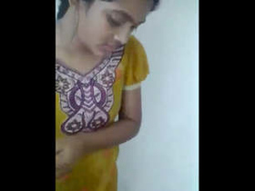 Stunning Indian beauty gets pleasure from intense lovemaking