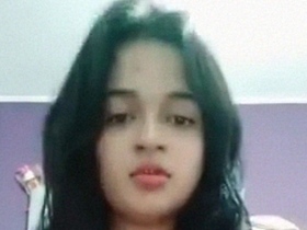 Naked Indian girls masturbate for their BF in video