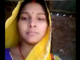 Indian bhabhi flaunts her natural body in a nude video