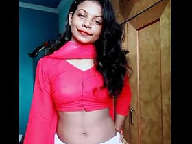 College cutie Sumpi teases with her erotic navel