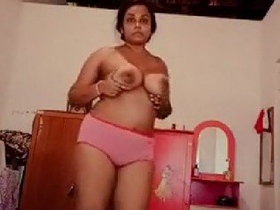Desi BBhahi: A Gorgeous Indian Beauty in HD Video