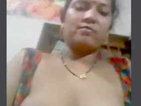 Aunty's sexy desi fuddi video