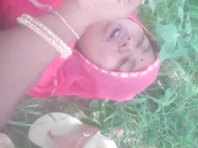 Couple gets naughty in the great outdoors