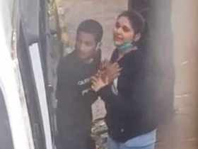 Hidden camera captures desi lovers' passionate roadside romance