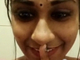 Indian girl indulges in solo play during video call