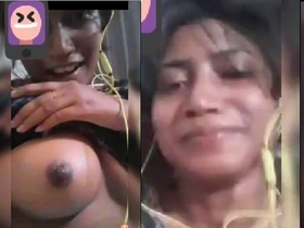 Indian girl flaunts her ample bosom in a video call