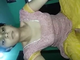 Bhabi Aishwarya's steamy solo session