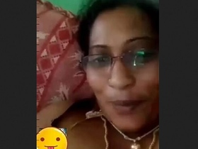 Desi Aunty flaunts her big boobs and pussy on VK