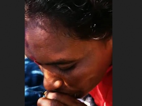 Randi's outdoor oral pleasure performance