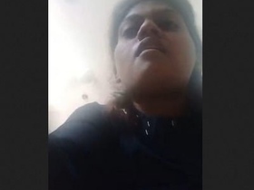 Indian teen girl gives oral and vaginal sex in collection of clips