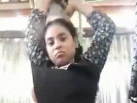 Indian girl in Dhaka bares it all in a public bathroom