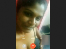Desi bhabi reveals her breasts on video call