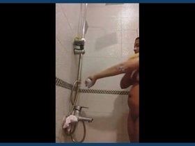 A seductive Tamil girl from Sri Lanka takes a bath