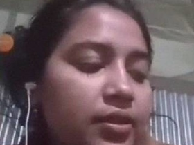 Indian girl in Kolkata flaunts her nude body on video call