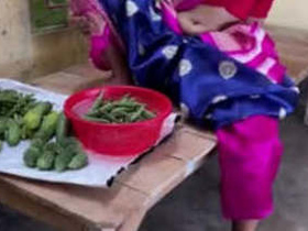 Owner of vegetable shop has sex with aunty