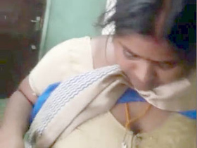 Desi babe with big boobs caught having sex with her aunt