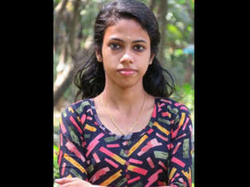 Cute Tamil girl in full package - Part 1