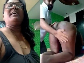 Tamil BBW bhabhi with a plump butt