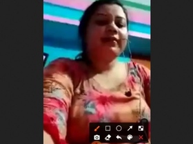 Indian wife's erotic performance on camera for her husband