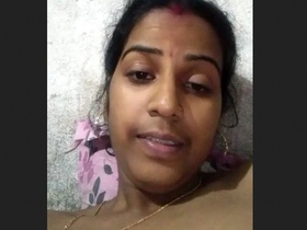 Bhabhi gets lots of cum on her face and tits